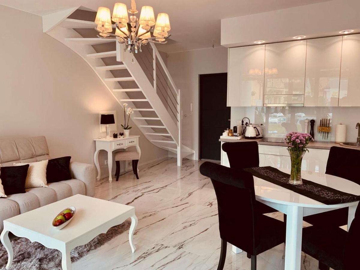 Leo Royal Apartament Pobierowo Buitenkant foto