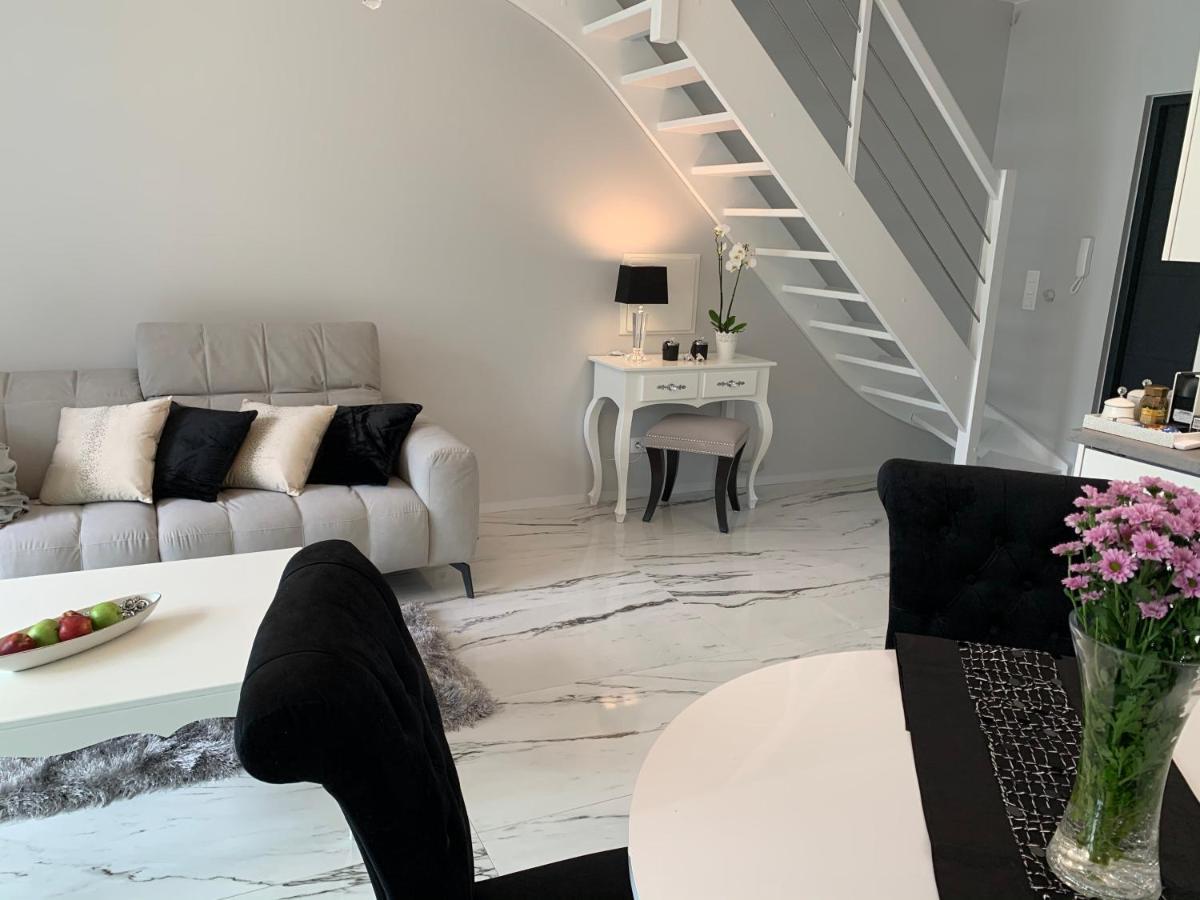 Leo Royal Apartament Pobierowo Buitenkant foto