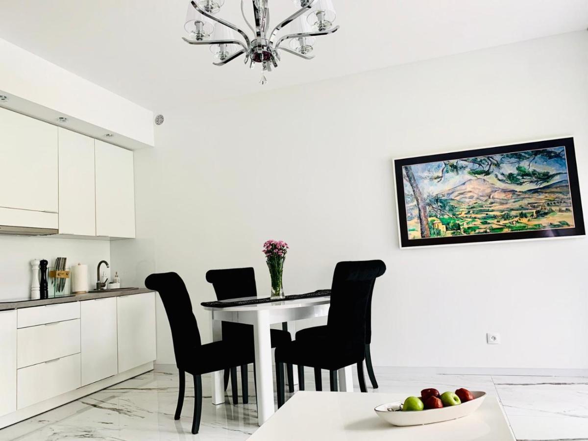 Leo Royal Apartament Pobierowo Buitenkant foto