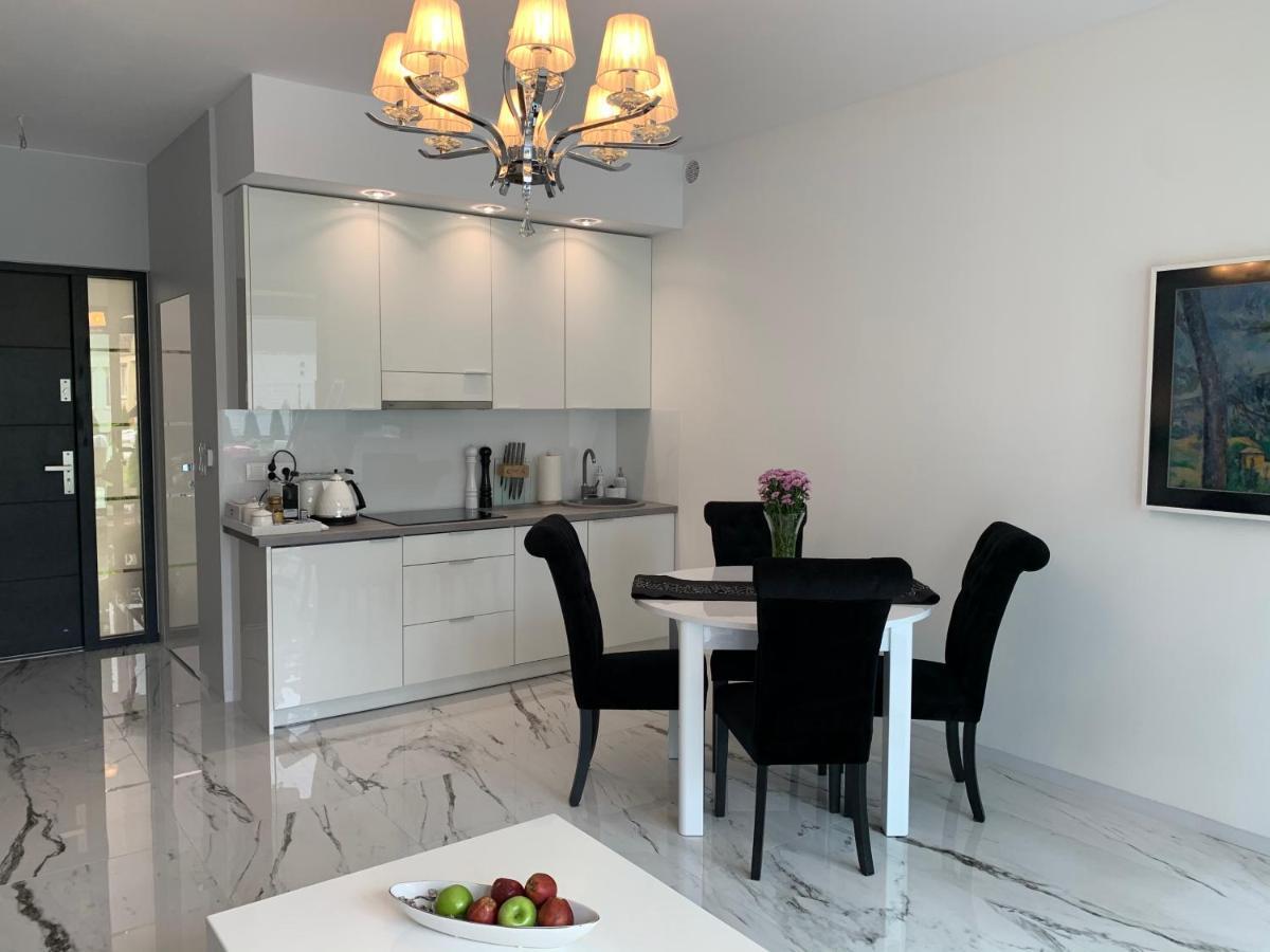 Leo Royal Apartament Pobierowo Buitenkant foto